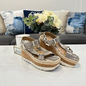 Marc fisher LTD WEDGE HEELS size 7